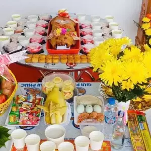 MÂM CÚNG KHAI TRƯƠNG