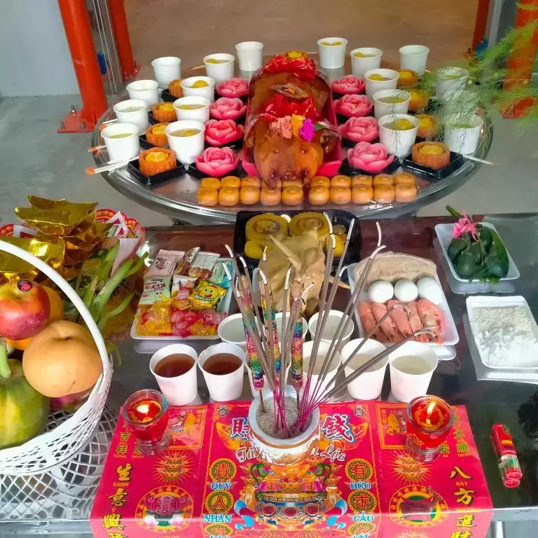 MÂM CÚNG ĐỘNG THỔ