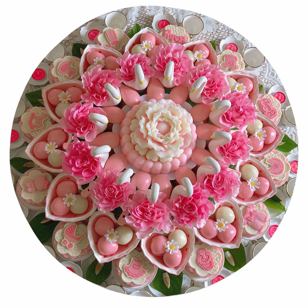 MÂM CÚNG THÔI NÔI BÉ GÁI